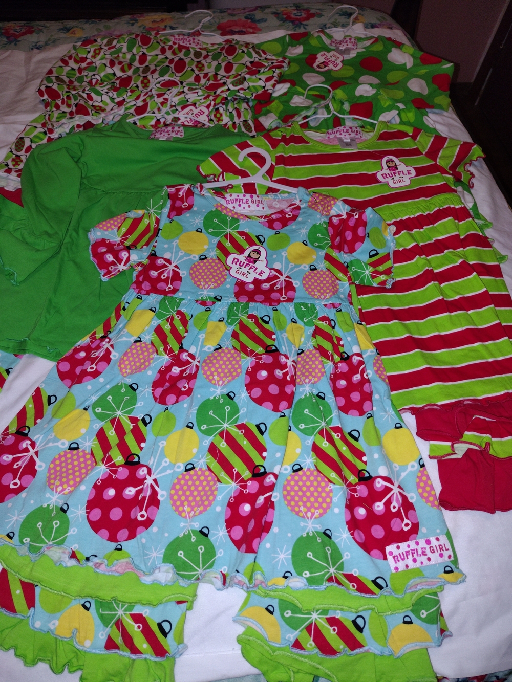Set Of. 5 Set Ruffle Girl Holiday Outfits
